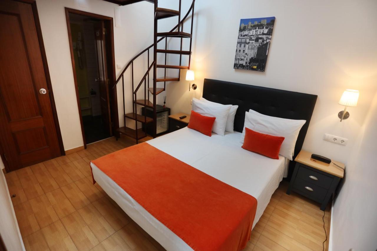 Standard Double Room,762788824:JPEG